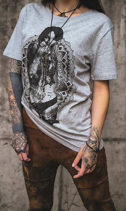 Graues T-Shirt mit Mandala Aufdruck